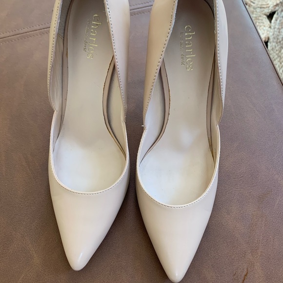 Women’s Pumps - Picture 2 of 5